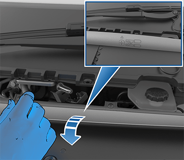 图片显示一只戴手套的手,在 HEPA 滤清器垫圈上方。